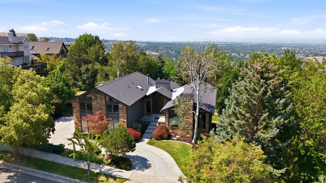 6458 S CANYON COVE DR, Holladay, UT 84121