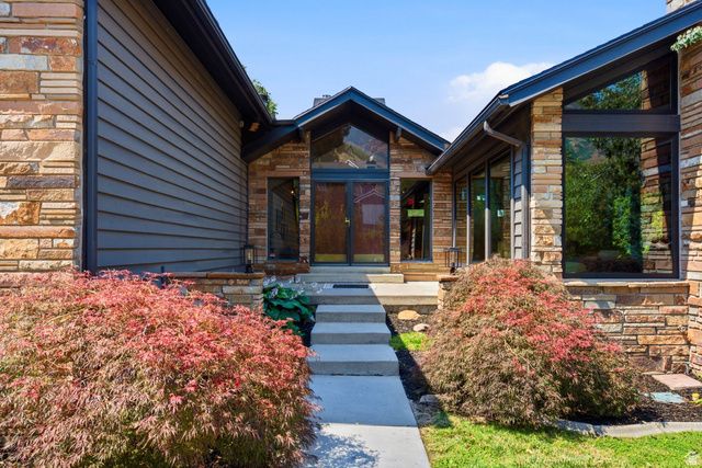 6458 S CANYON COVE DR, Holladay, UT 84121