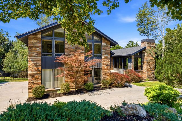6458 S CANYON COVE DR, Holladay, UT 84121