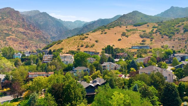 6458 S CANYON COVE DR, Holladay, UT 84121
