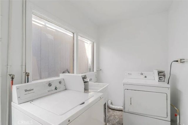 1051 Western Avenue C, Glendale, CA 91501