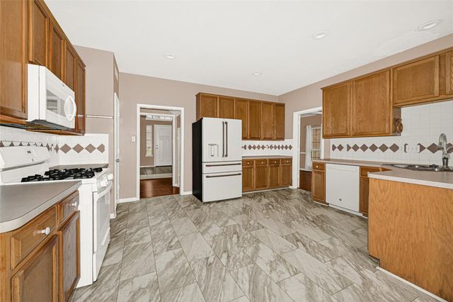 1503 Pine Ridge Lane, Pearland, TX 77581