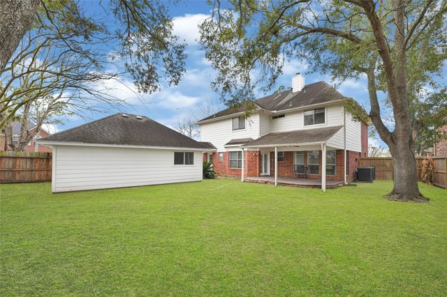 1503 Pine Ridge Lane, Pearland, TX 77581