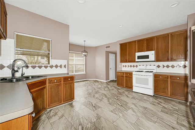 1503 Pine Ridge Lane, Pearland, TX 77581