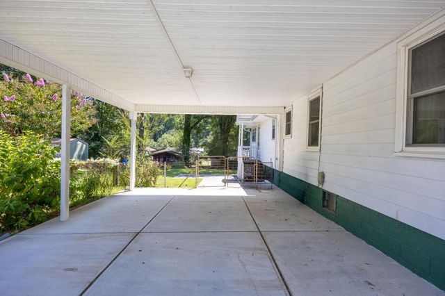 1024 Oakdale Drive SE, Smyrna, GA 30080