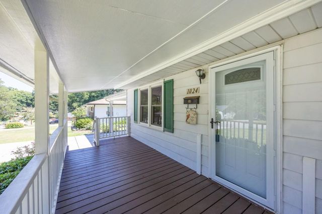 1024 Oakdale Drive SE, Smyrna, GA 30080