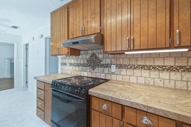 2903 Whirlaway Trail, Tallahassee, FL 32309