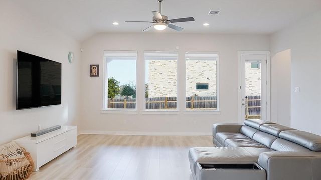 1561 Sawmill XING, Round Rock, TX 78665