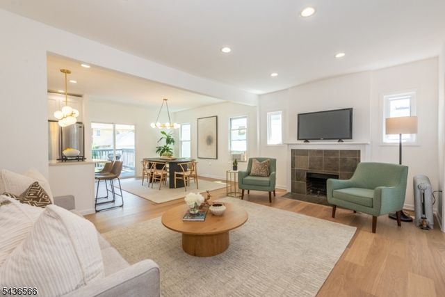 42 Wayne Ave, East Orange City, NJ 07018