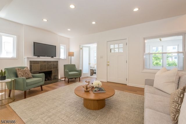42 Wayne Ave, East Orange City, NJ 07018