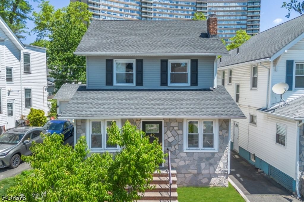 42 Wayne Ave, East Orange City, NJ 07018