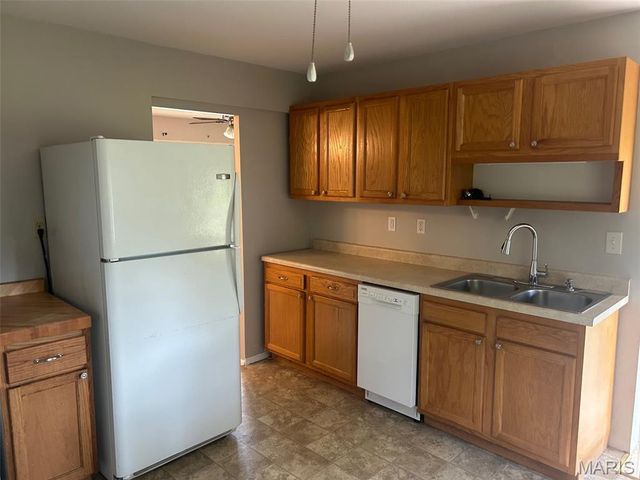 704 Holiday Avenue, Hazelwood, MO 63042