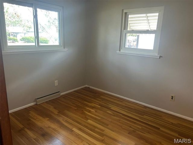 704 Holiday Avenue, Hazelwood, MO 63042