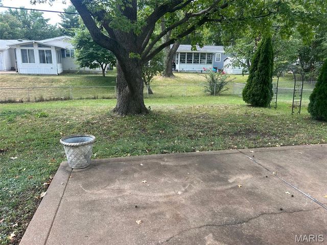 704 Holiday Avenue, Hazelwood, MO 63042