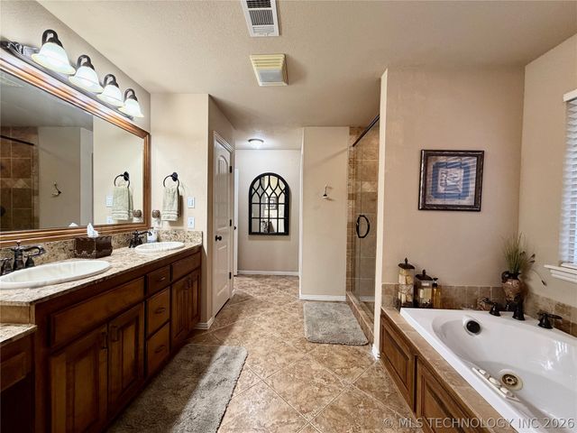 2103 S 1st Place, Broken Arrow, OK 74012