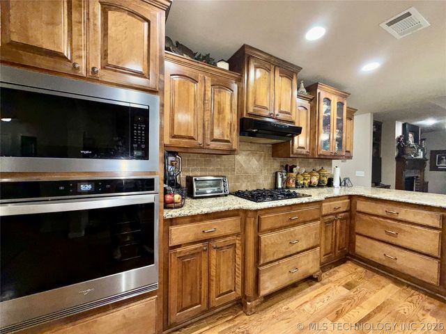 2103 S 1st Place, Broken Arrow, OK 74012