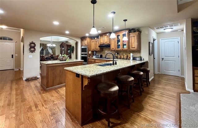 2103 S 1st Place, Broken Arrow, OK 74012