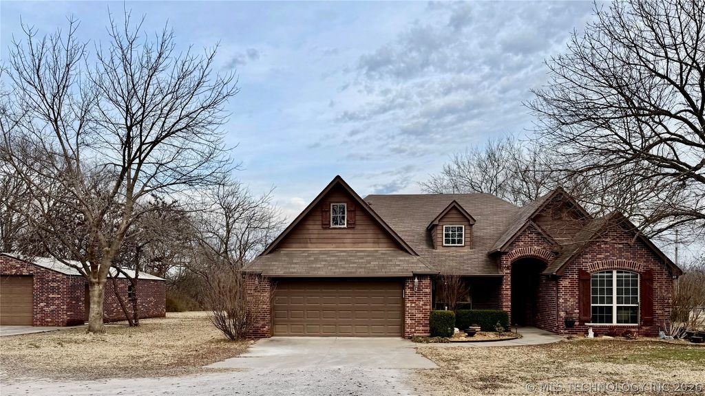 2103 S 1st Place, Broken Arrow, OK 74012