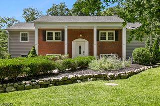 20 Hilltop Rd, Kinnelon Boro, NJ 07405