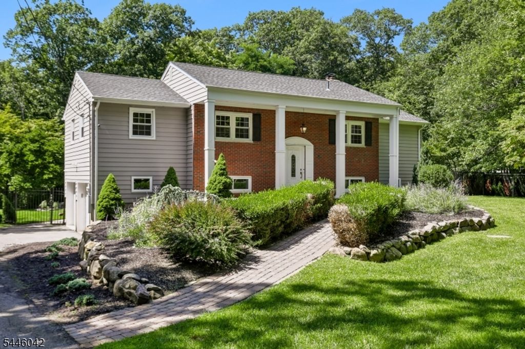 20 Hilltop Rd, Kinnelon Boro, NJ 07405 — photo 2