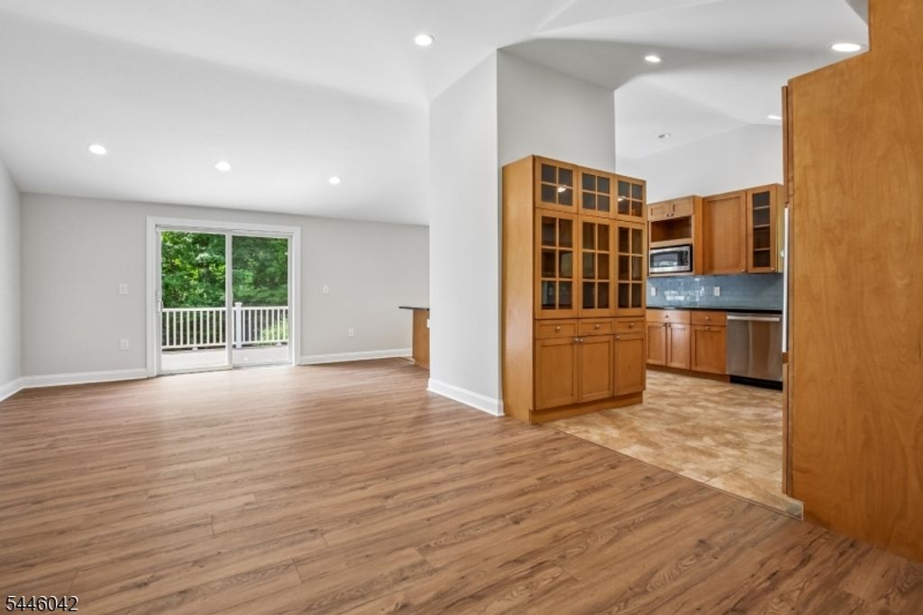 20 Hilltop Rd, Kinnelon Boro, NJ 07405 — photo 4