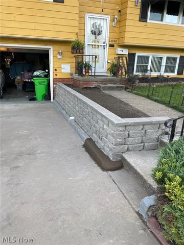 24880 Ridgeline Drive, Bedford Heights, OH 44146