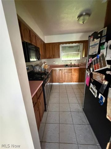 24880 Ridgeline Drive, Bedford Heights, OH 44146