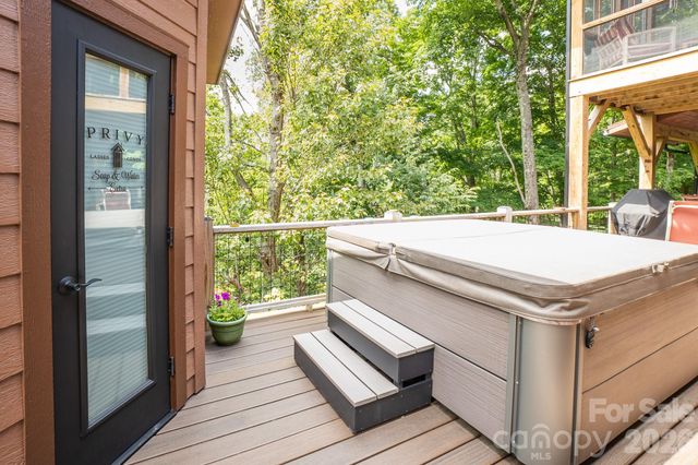 1009 Larkspur Trail, Banner Elk, NC 28604