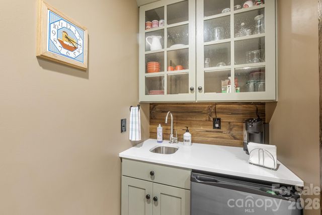 1009 Larkspur Trail, Banner Elk, NC 28604