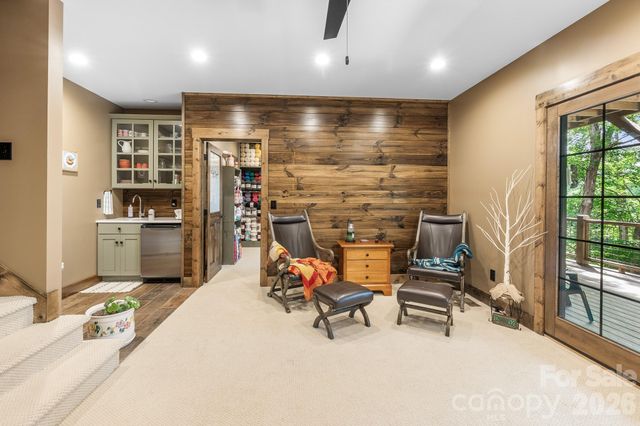 1009 Larkspur Trail, Banner Elk, NC 28604