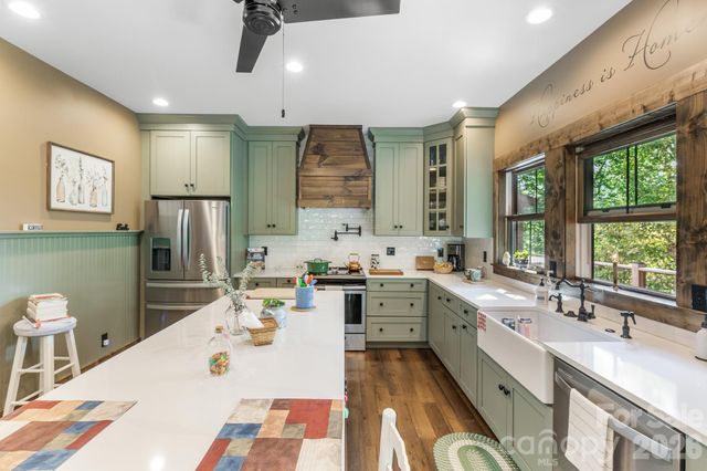 1009 Larkspur Trail, Banner Elk, NC 28604