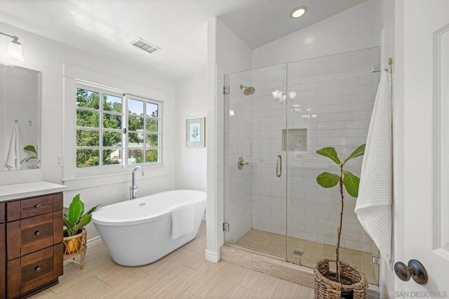 3412 Buena Creek Rd, Vista, CA 92084