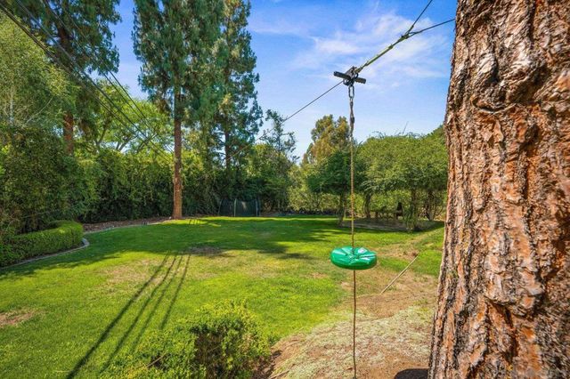 3412 Buena Creek Rd, Vista, CA 92084
