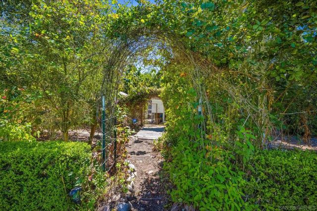 3412 Buena Creek Rd, Vista, CA 92084
