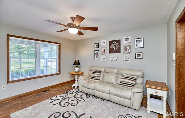 22 Wagon Wheel, Troy, MO 63379