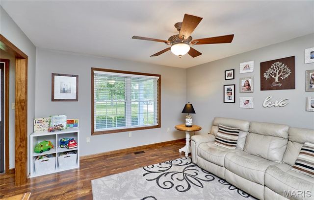 22 Wagon Wheel, Troy, MO 63379