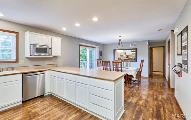 22 Wagon Wheel, Troy, MO 63379