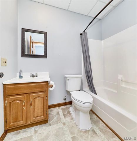 22 Wagon Wheel, Troy, MO 63379
