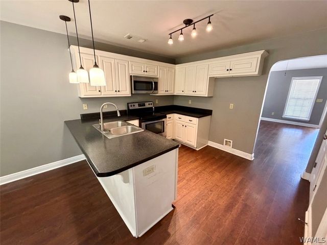 2928 Cameo, Northport, AL 35473
