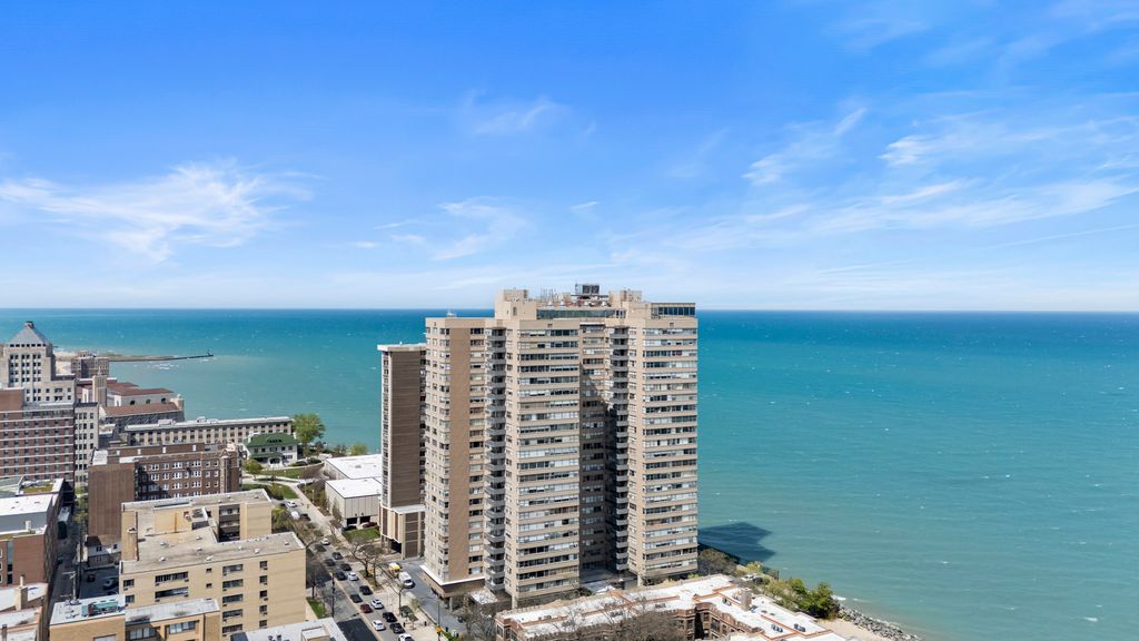 6301 N Sheridan Road 11A, Chicago, IL 60660