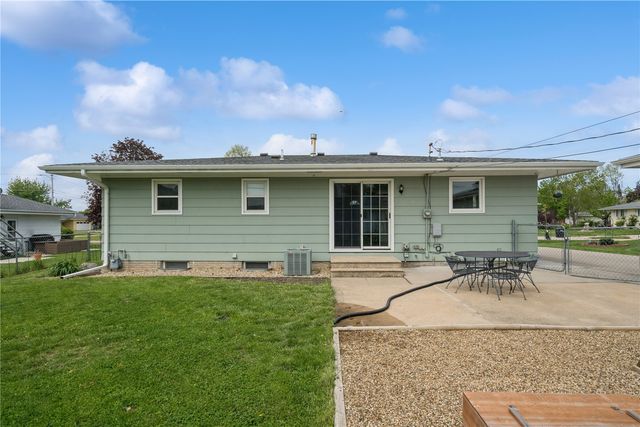 135 29th Street Court, Marion, IA 52302