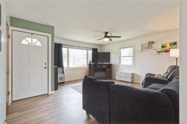 135 29th Street Court, Marion, IA 52302