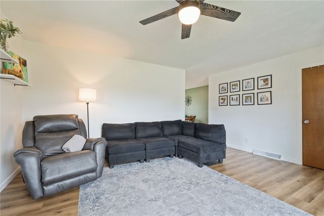 135 29th Street Court, Marion, IA 52302