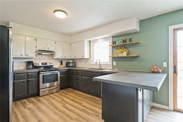 135 29th Street Court, Marion, IA 52302