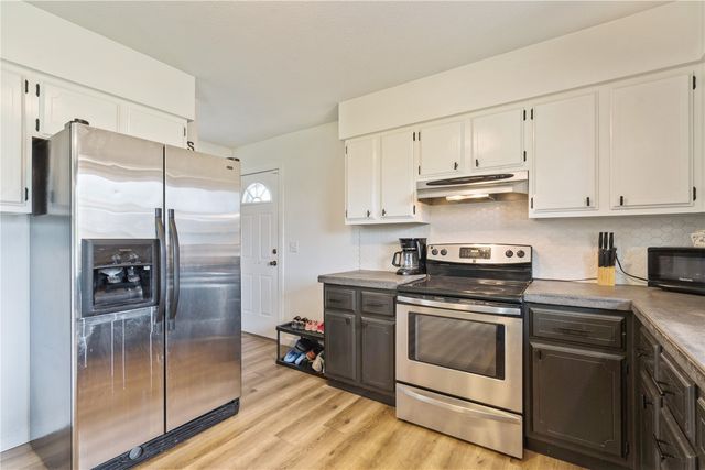 135 29th Street Court, Marion, IA 52302