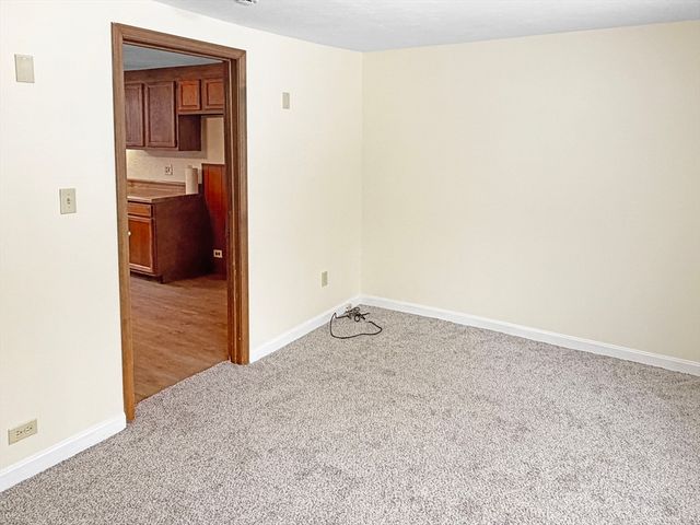 10 Gerald Ct 2, Leicester, MA 01524