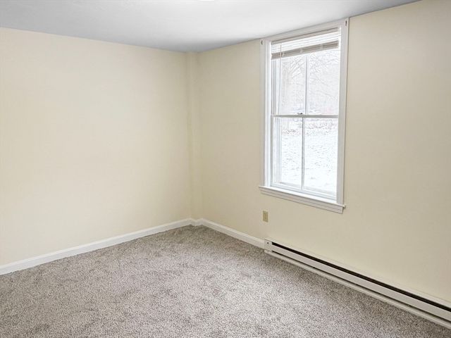 10 Gerald Ct 2, Leicester, MA 01524