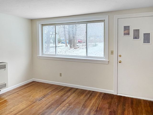 10 Gerald Ct 2, Leicester, MA 01524