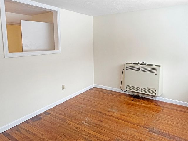 10 Gerald Ct 2, Leicester, MA 01524