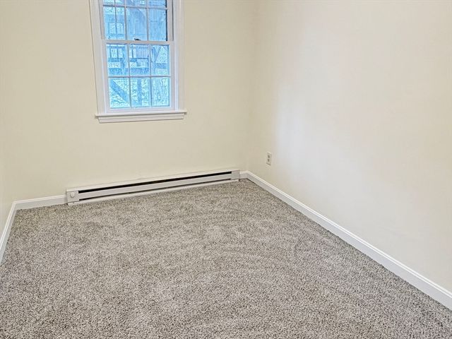 10 Gerald Ct 2, Leicester, MA 01524